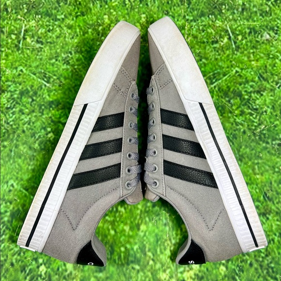 Adidas Unisex Children's Daily 3.0 Size 7 Skate Shoe FX7269 Gray/Black - Picture 8 of 12